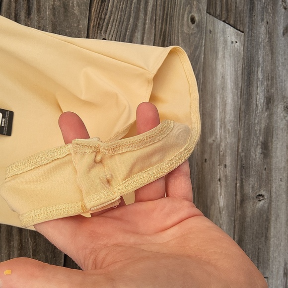 Pretty Little Thing Nude Bodysuit Size 10 - Picture 6 of 6